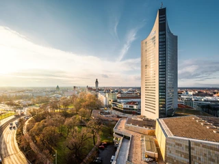 City-Hochhaus mit Aussichtsplattform - Sehenswürdigkeiten in Leipzig Das City-Hochhaus und die Skyline von Leipzig im Herbst, Aussichtspunkte in Leipzig, Freizeit, Sehenswürdigkeiten in Leipzig