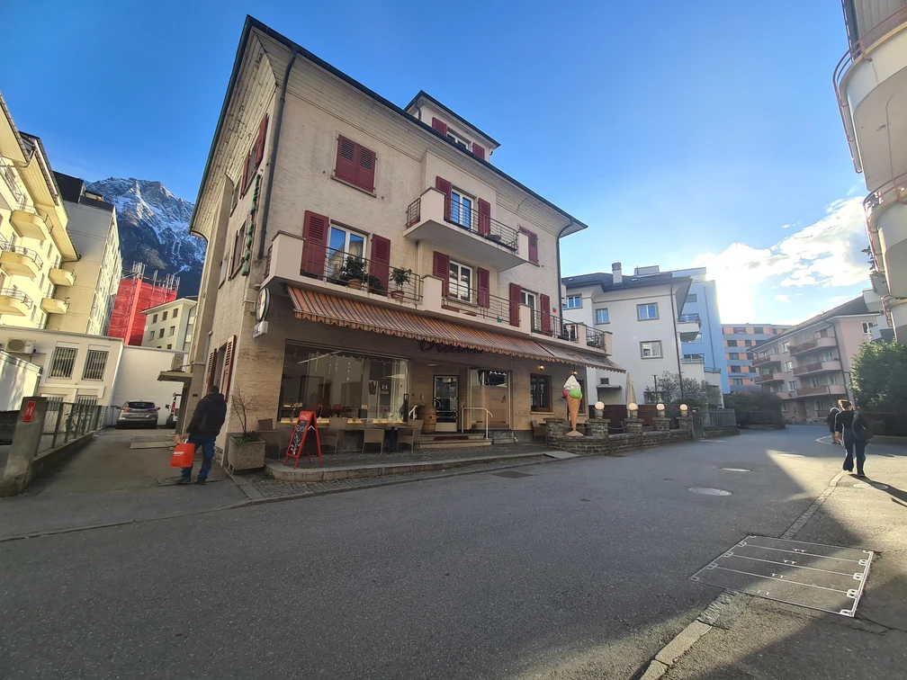 Glacier Apéro Bar.jpg