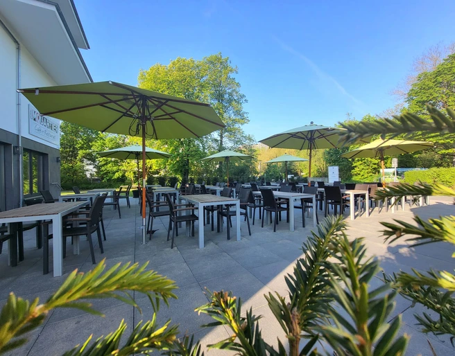 Terasse_im Quartier (c) Boardinghaus GmbH_DSC09322-web-1030x687.jpg