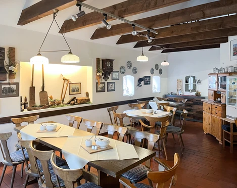 Teestube innen_Foto_Moor-und Fehnmuseum Elisabethfehn.jpg