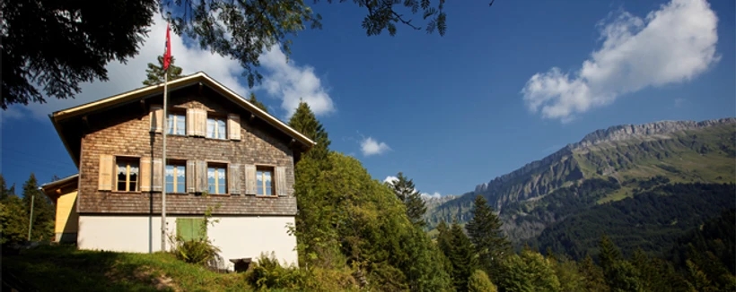 Das Naturfreundehaus mit Blick auf die Schrattenflue