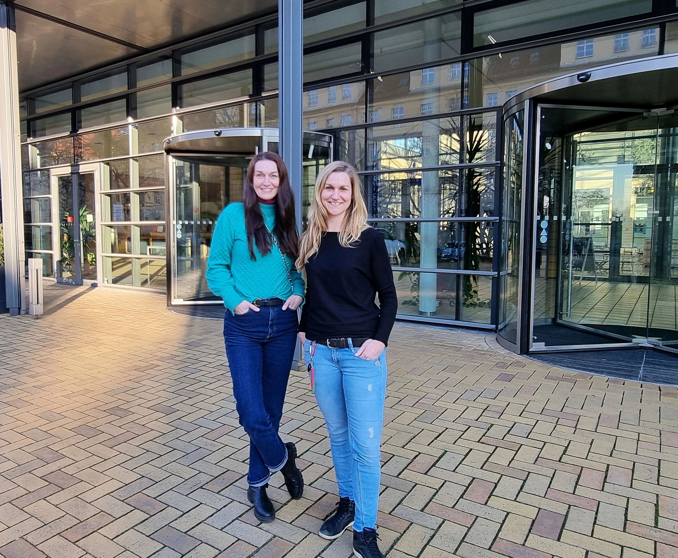 Ansprechpartnerinnen für Ihre Tagung & Konferenz in der media city leipzig: Juliane Matthias, Tina Richter