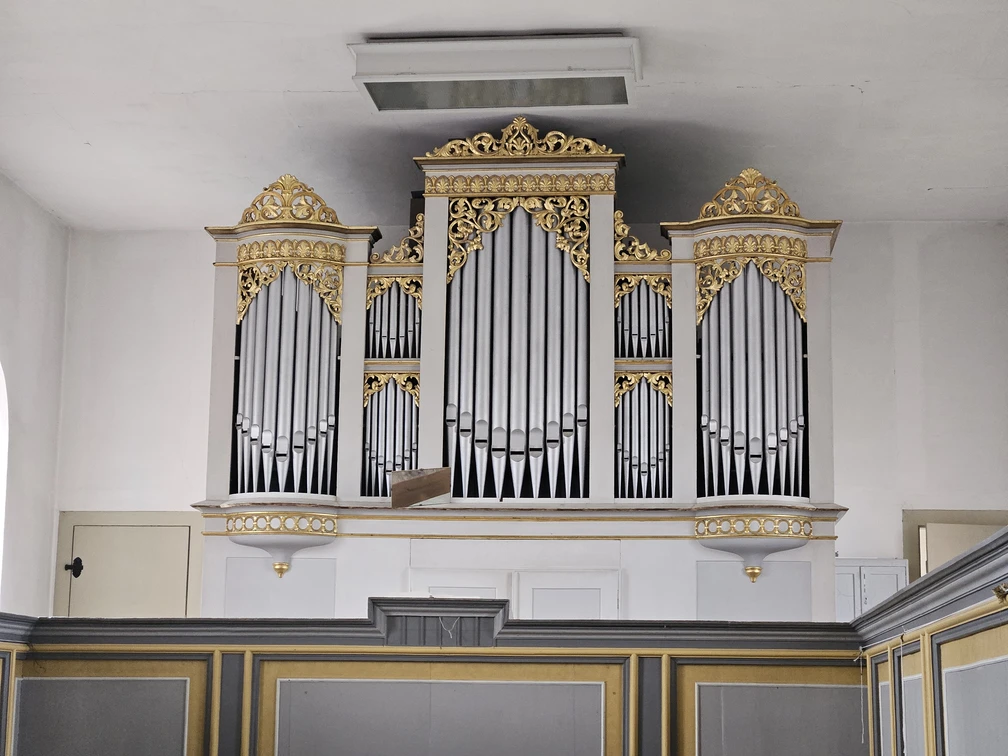 Geißler-Orgeln in Kirche Machern Zu sehen ist die Geißler-Orgel in der Kirche Machern im close-up.