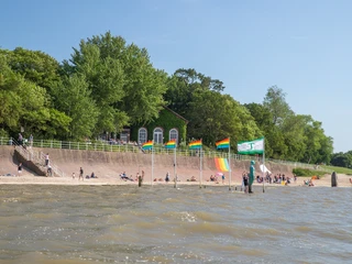 Kurhaus Dangast vom Wasser aus1.jpeg