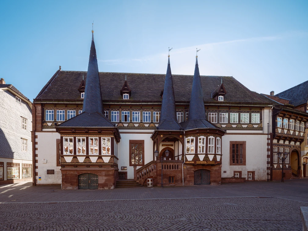 Altes Rathaus in Einbeck Außenansicht Altes Rathaus mit Fachwerk in Einbeck