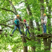 Kletterpark-Mardorf_dsc_7126_klein.jpg Familie auf Kletterelement