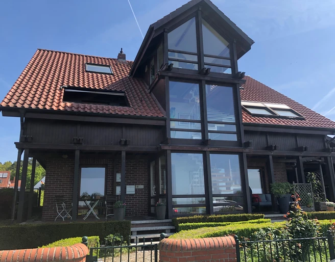 Ferienwohnung Luther Großzügige Ferienwohnung in modernem Fachwerkhaus, umgeben von gepflegtem Garten, mit Sonnenbalkon.