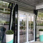 Wilvorst_Aussenansicht.jpg Außenansicht Bekleidungsgeschäft Wilvorst