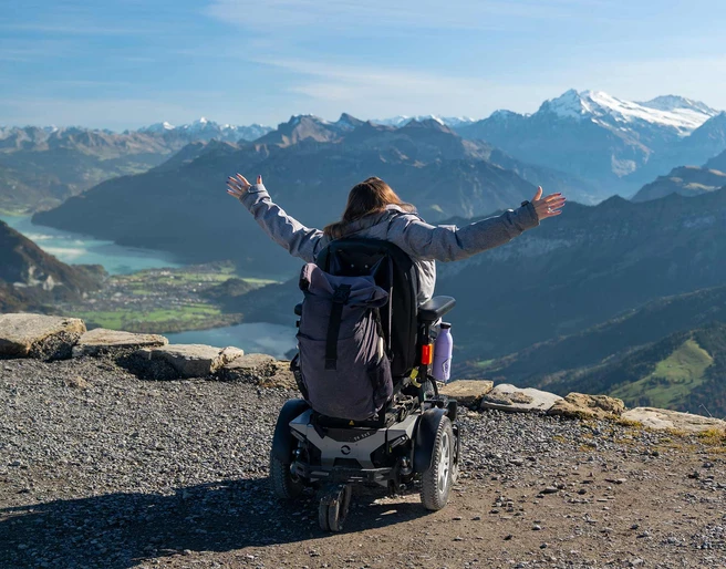accessible-tour-of-switzerland-niesen-aussicht-freude.jpg