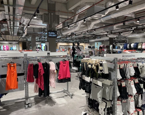 Verkaufsraum.JPG Verkaufsraum InterSport