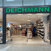 Deichmann.JPG Eingang in die Deichmann Filiale