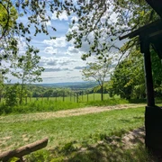 1Hamburger Hütte  Die Schutzhütte befindet sich am Waldrand, beim Waldgehege an der Hube.