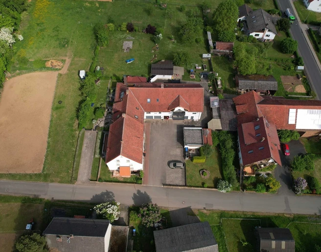 Das Grundstück mit integrierter Ferienwohnung