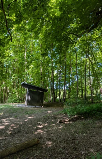 1Domeier Gedenkstein_Schutzhütte_Ausblick