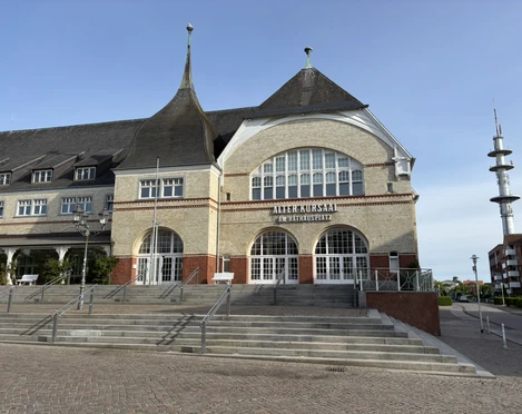 Alter Kursaal am Rathausplatz in Westerland