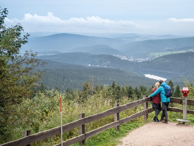 Blick vom Auersberg auf die Talsperre Sosa
