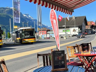 rothorn-bistro-aussenansicht-strasse.jpg