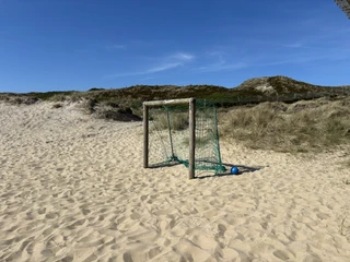 Fußballtor auf dem Spielplatz am Campingplatz Westerland