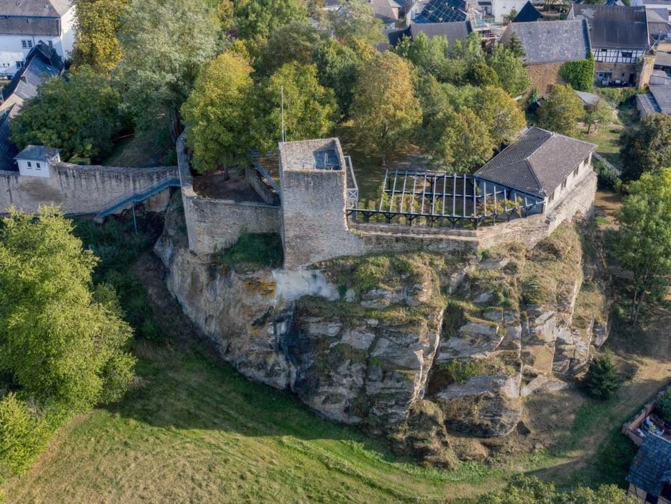 Burg Kirberg.jpg