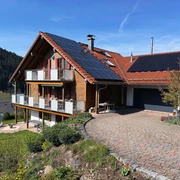 01_Haus_Außenansicht_Straßenseite