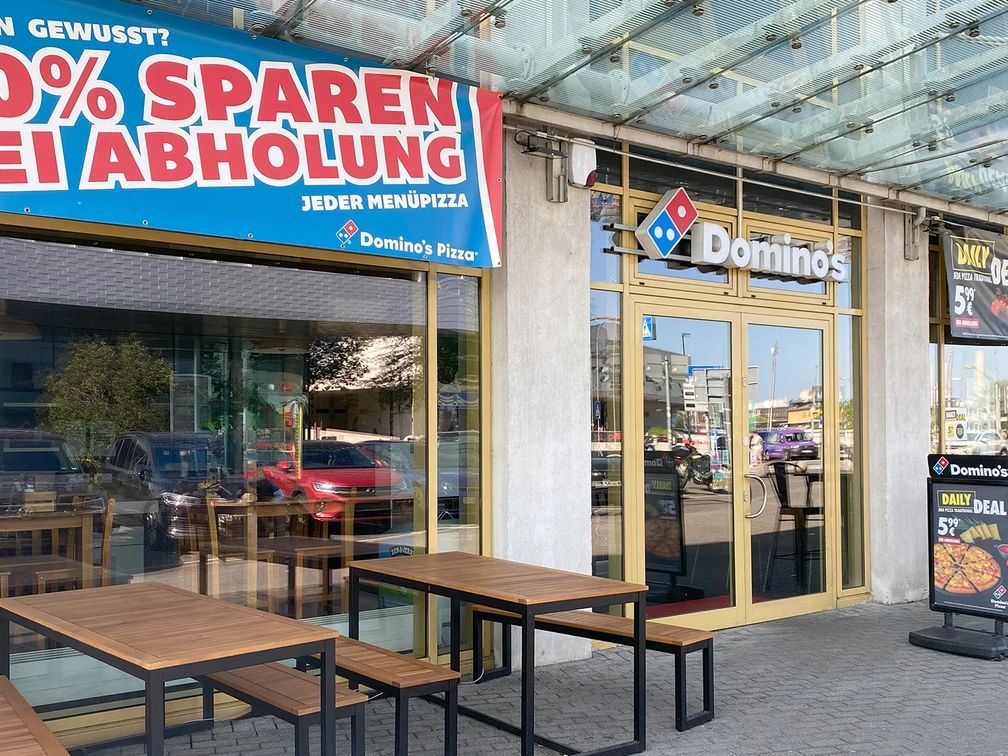 Dominos_Aussenansicht.jpg Domino`s Pizza