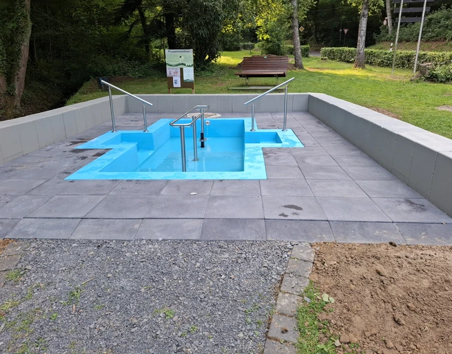 Kneippbecken Herchen.jpg