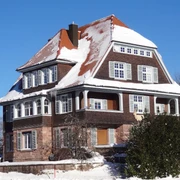 Winterlicher Ruhestein mit der alten Villa Klumpp