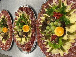 Liederbachhalle Speisen