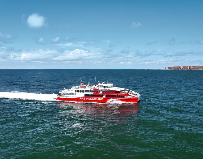 FRS Helgoline_Halunder Jet vor Helgoland_Copyright FRS Helgoline