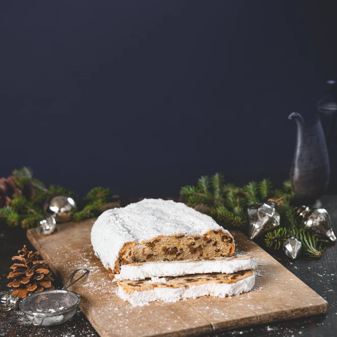 arrangement-stollenbrett-dresdner-christstollen-c-schutzverband-dresdner-stollen-e-v-tobias-ritz.jpg