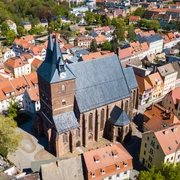 Luftbild der Stadtkirche St. Peter & Paul Delitzsch