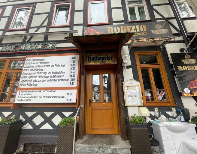 hackepeter6.jpg Zu sehen ist der Eingangsbereich des Restaurants Hackepeter.