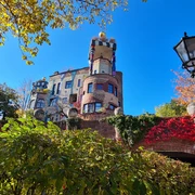 2022_Quellenpark_inkl. Sodenia_Hundertwasserhaus_Quelle_Stadt Bad Soden am Taunus (6).jpg