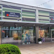 CECIL Street One Outlet Shop - Außenansicht
