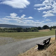 Sitzbank und Aussicht von dem Estenberg Rundweg 3