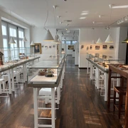 Ausstellung.jpg Blick in die Ausstellung