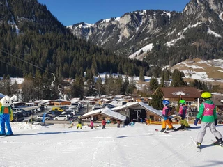 talstation-grimmialpbergbahnen-skilift-snowly-kinder.jpg