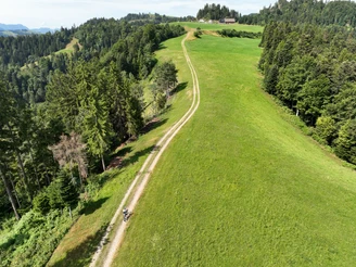 Entlang der wilden Napflandschaft.