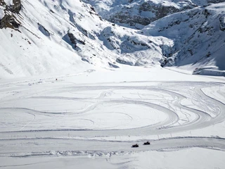 Weihnachtsessen und Schneespass in einem!