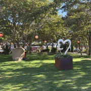 Rathauspark im Sommer auf Sylt