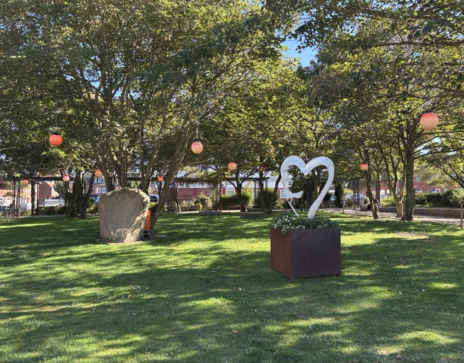 Rathauspark im Sommer auf Sylt
