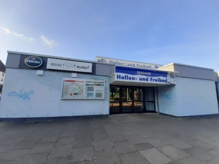 Infotafel_Startpunkt VitalWege_Parkplatz am Hallen- u. Freibad CC-BY Einbeck Tourismus (6).jpg