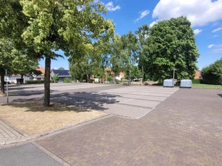 Parkplatz Mehrzweckhalle Goddelsheim Leerer Parkplatz der Mehrzweckhalle Goddelsheim