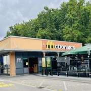McDonalds Lerchenweg Eingang und McDrive