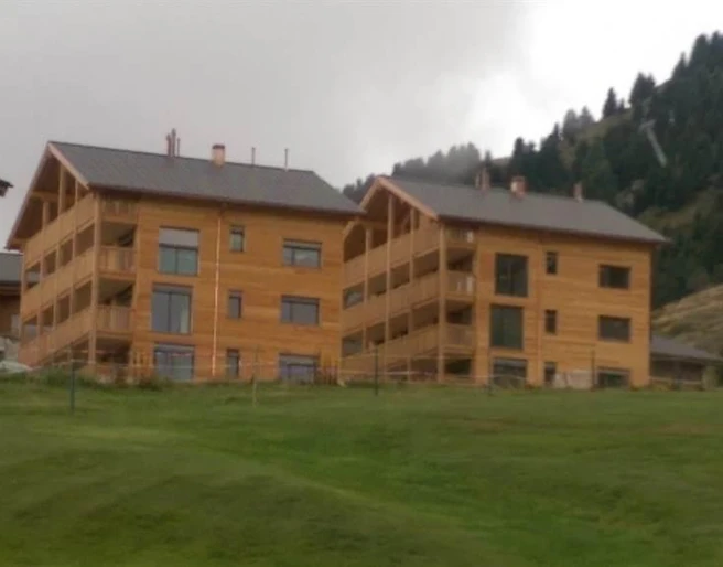 Alpenresort B Aussenansicht Sommer
