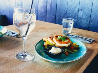 Essen im Restaurant Badezeit