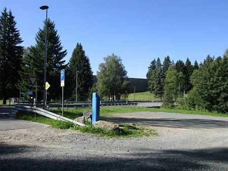 gebührenpflichtiger Parkplatz 2 am Badeteich Muldenberg