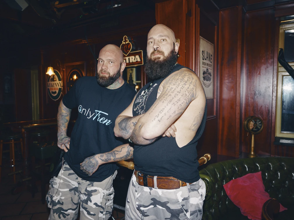Tattoo, Tresen und Tradition – Brüder im Irish Pub auf Sylt