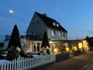 Bild Mellys Cafe und Store.jpg