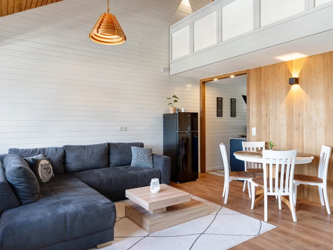 Photo, INSIDE, OUTSIDE